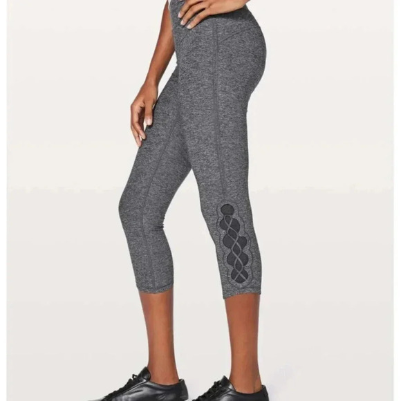 Lululemon Luxtreme High Waisted Tied To It Crop Heathered Grey Size 2 - Picture 2 of 8